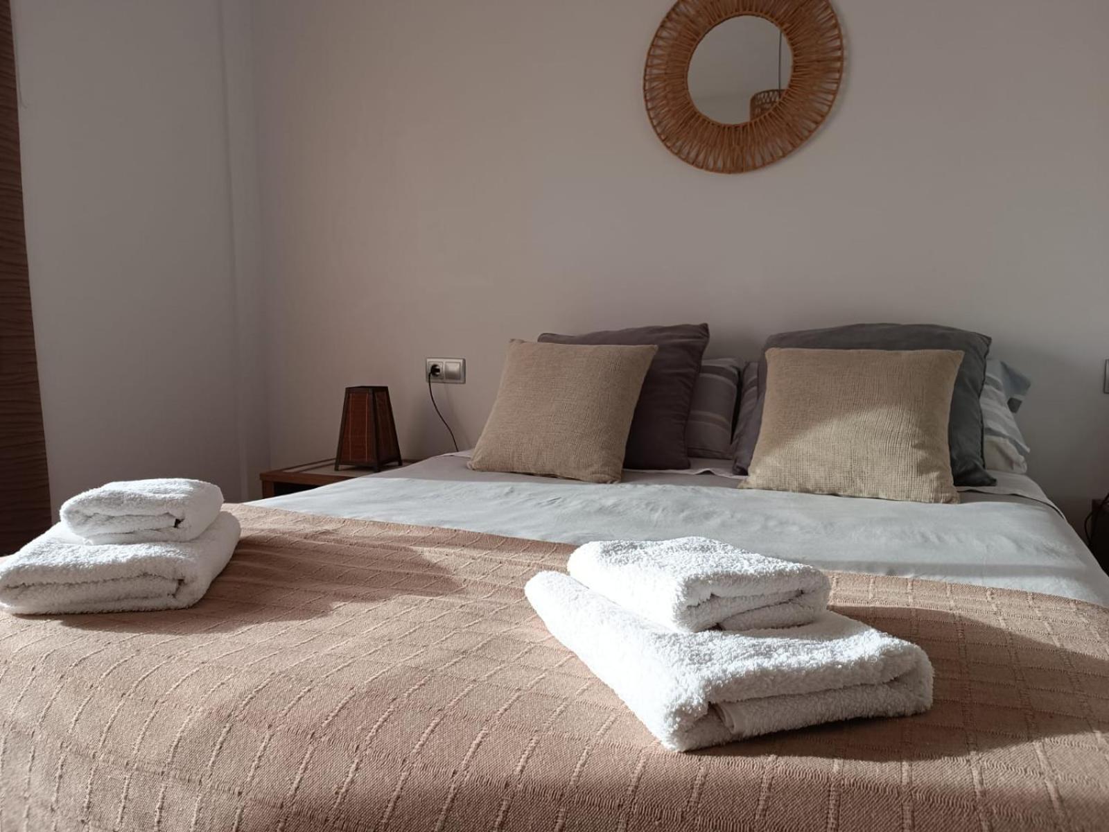 Apartamento Plaza De La Iglesia Deltebre Exteriör bild